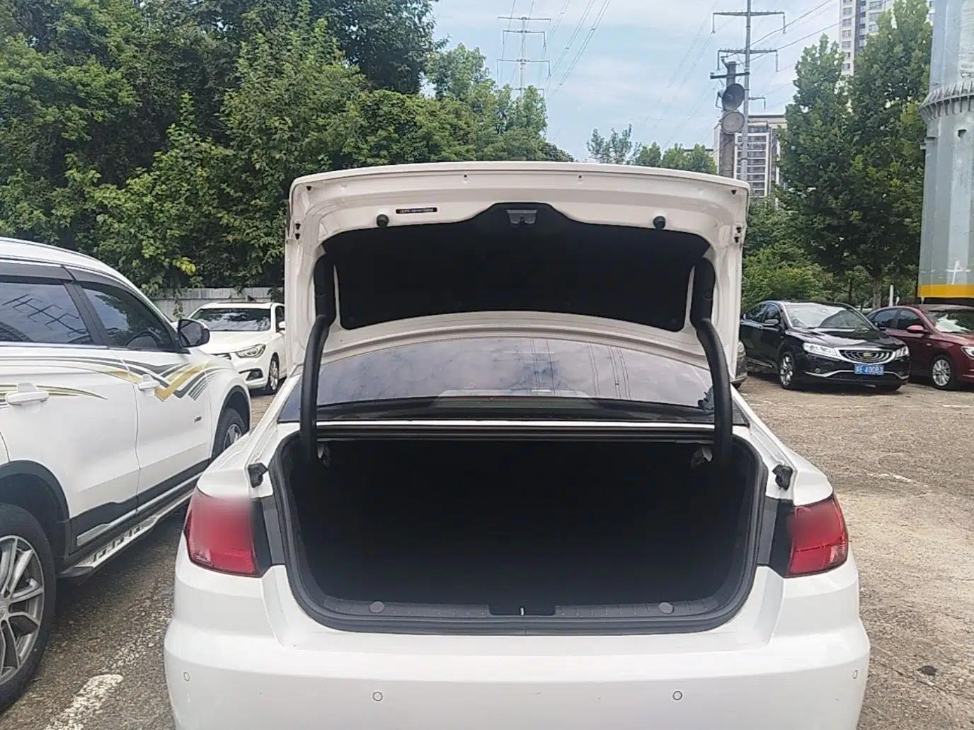 Geely Auto Emgrand GL 2017 1.3T Manual Elite Model — миниатюра 22