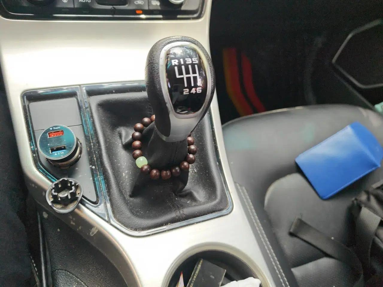 Geely Auto Emgrand GL 2017 1.8L Manual Elite Model — миниатюра 14