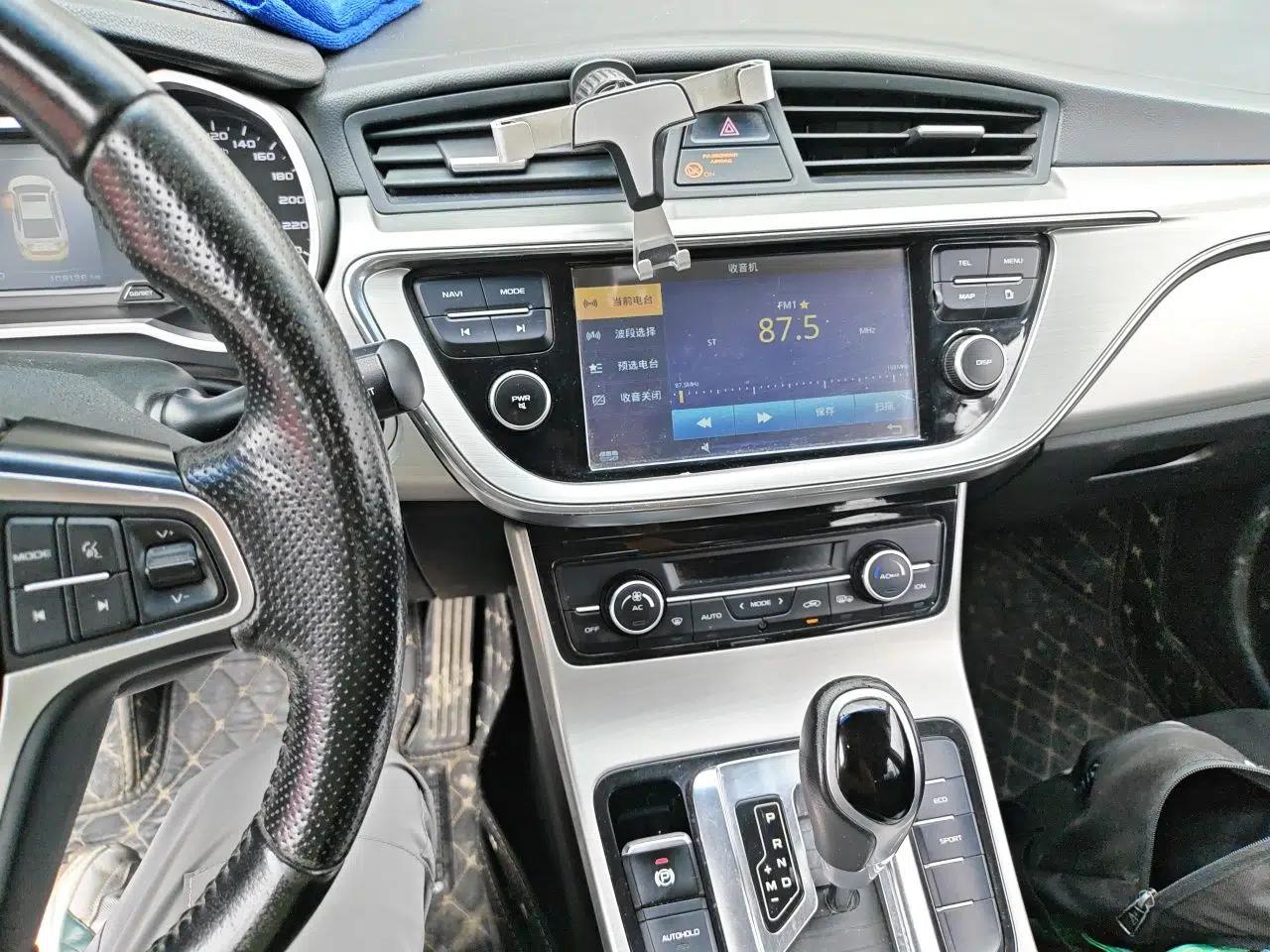 Geely Auto Emgrand GL 2017 1.3T DCT Elite Model — миниатюра 13