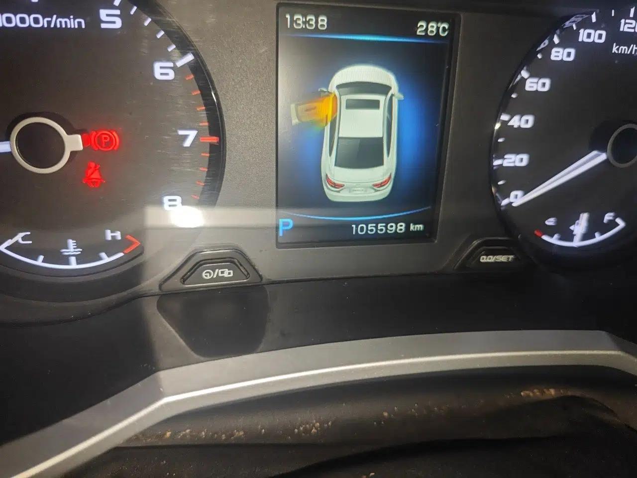 Geely Auto Emgrand GL 2017 1.3T DCT Elite Model — миниатюра 12