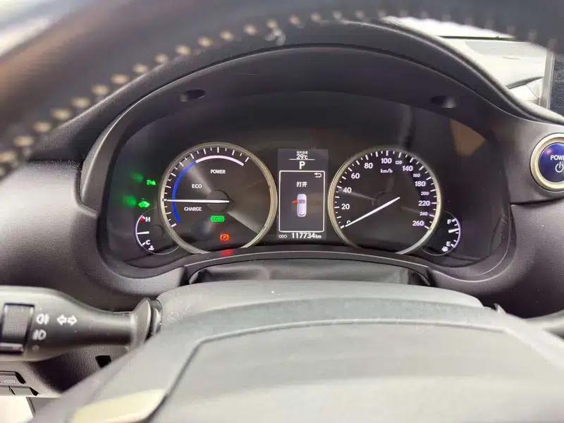 Lexus NX 2015 300h AWD Premium Edition — миниатюра 11