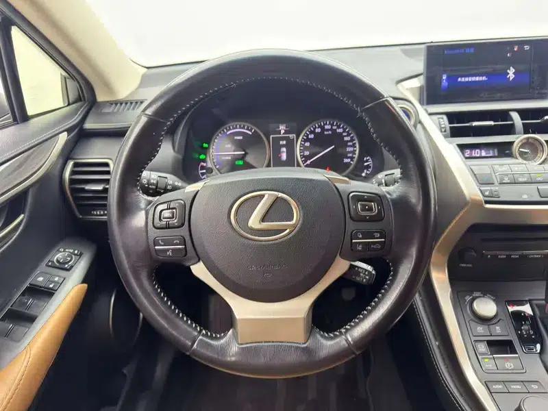 Lexus NX 2015 300h AWD Premium Edition — миниатюра 12