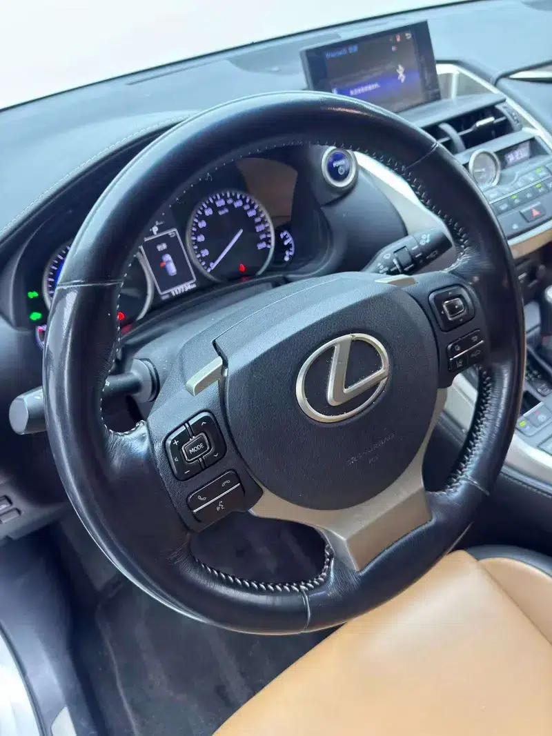 Lexus NX 2015 300h AWD Premium Edition — миниатюра 14