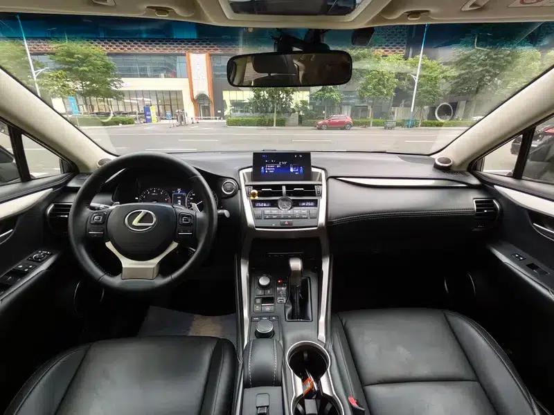 Lexus NX 2015 200t AWD Sport Edition — миниатюра 13