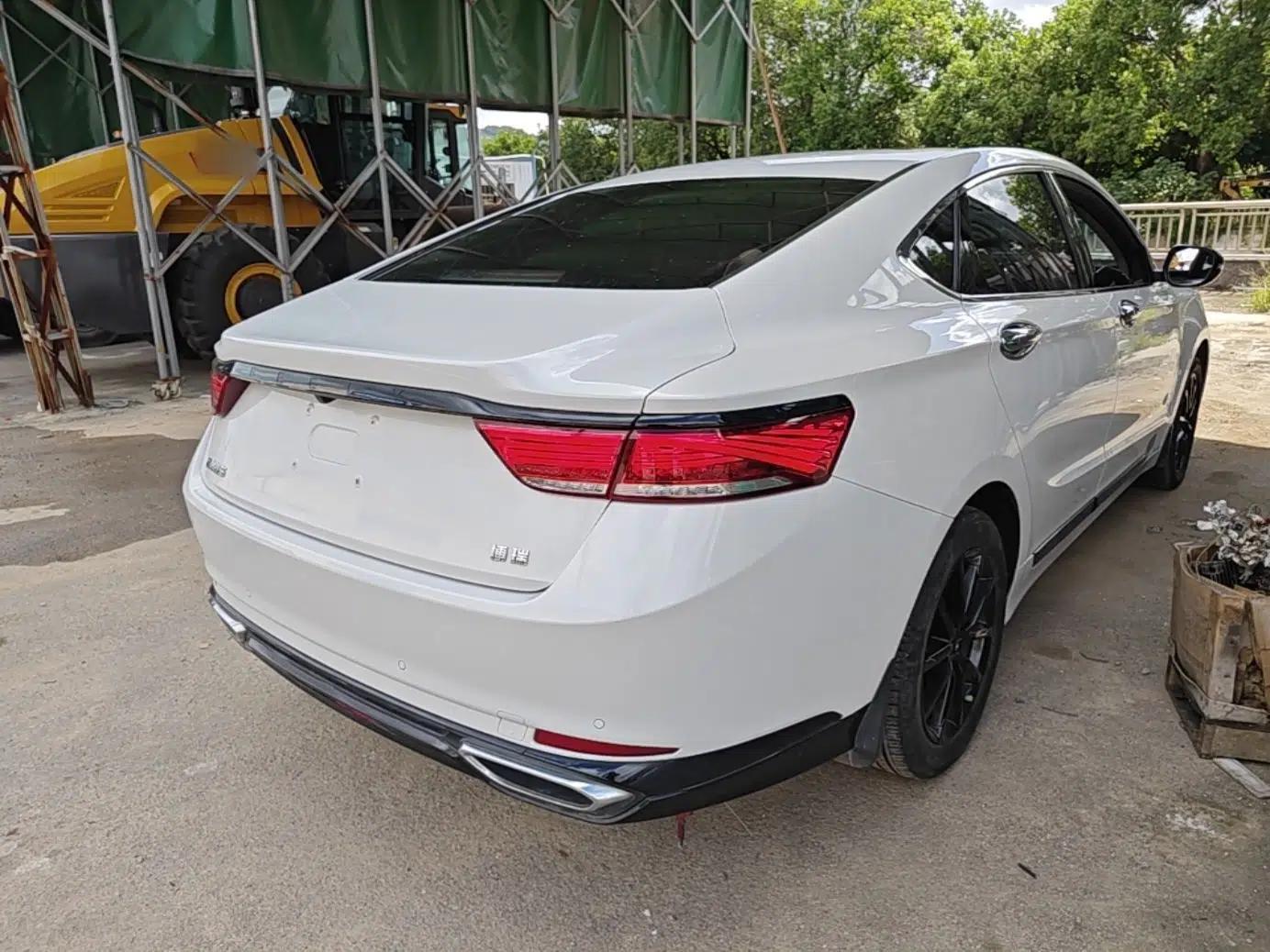 Geely Auto Emgrand GT 2021 1.8T Flagship Edition+ — миниатюра 6