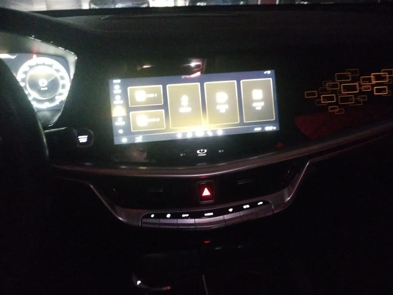 Geely Auto Emgrand GT New Energy 2018 1.5T PHEV Yaoxiang Edition — миниатюра 13
