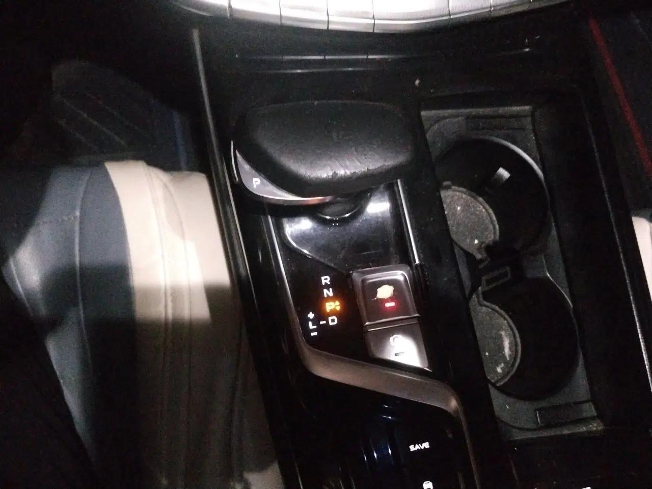 Geely Auto Emgrand GT New Energy 2018 1.5T PHEV Yaoxiang Edition — миниатюра 14