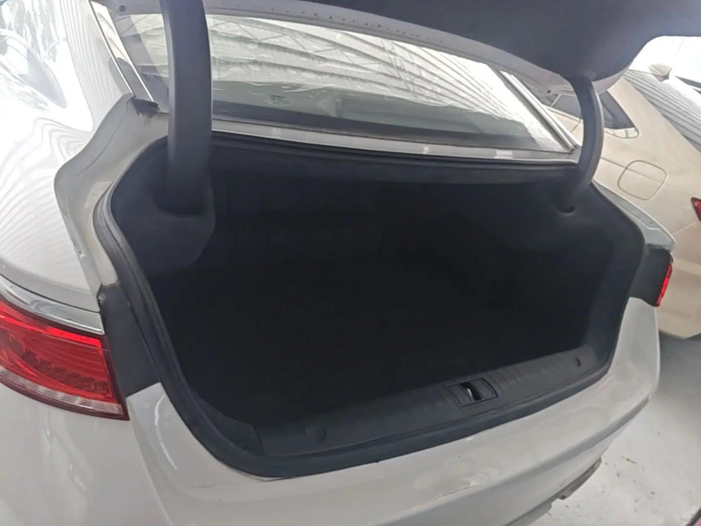 Geely Auto Emgrand GT 2018 1.5T MHEV Yaoxiang Edition — миниатюра 22