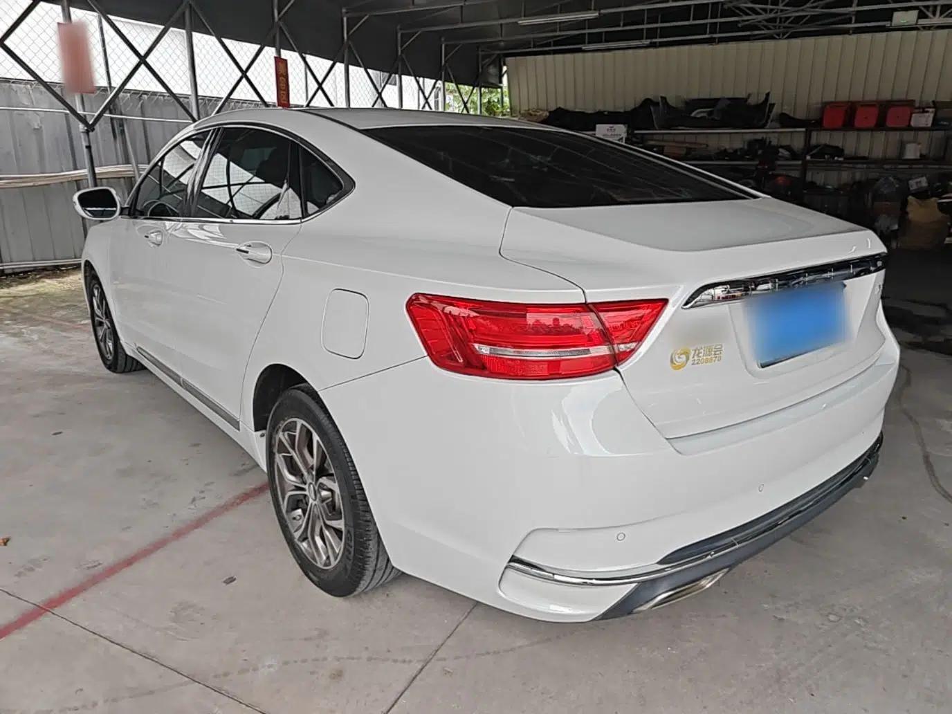 Geely Auto Emgrand GT 2017 2.4L Comfort Model — миниатюра 4