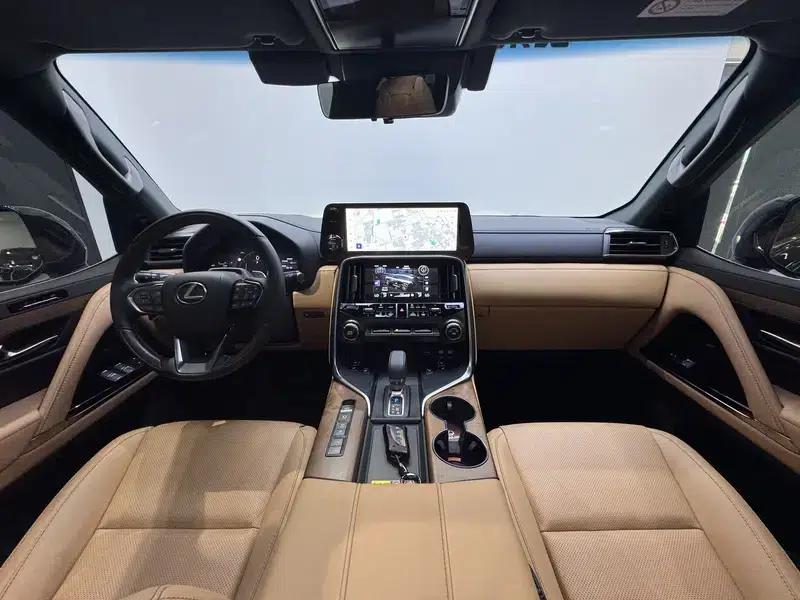 Lexus LX 2025 700h Territory Edition — миниатюра 11