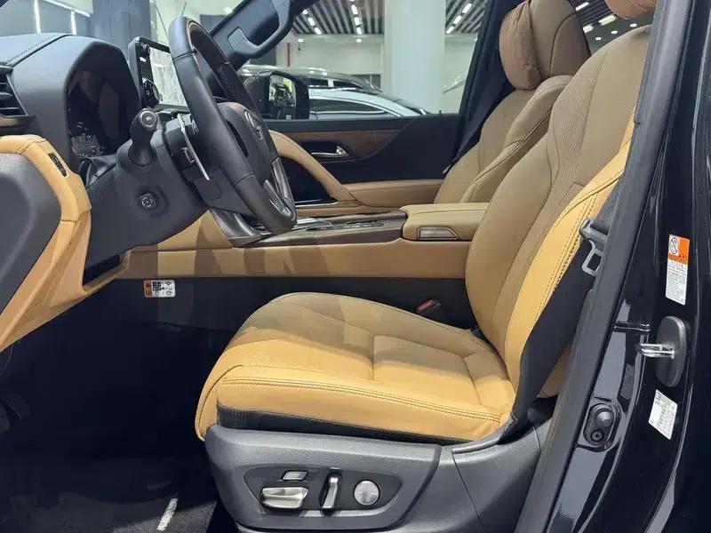 Lexus LX 2025 700h Territory Edition — миниатюра 15