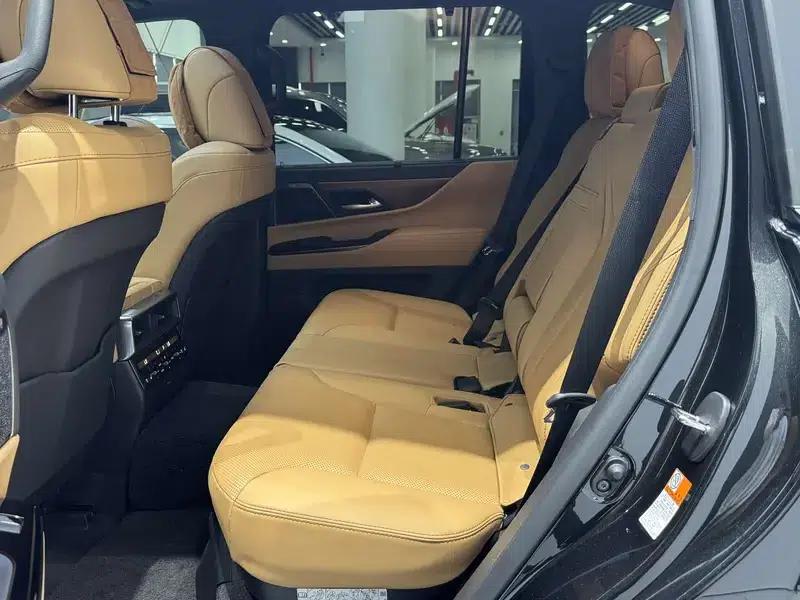 Lexus LX 2025 700h Territory Edition — миниатюра 16
