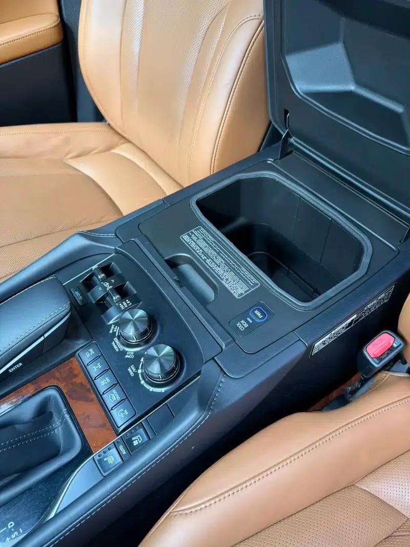 2022 Lexus LX 5.7L Automatic 4WD 7-Seater (Parallel Import) — миниатюра 10