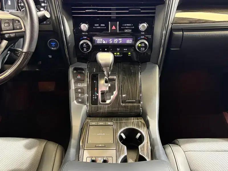 Lexus LM 2020 300h E-Four 7-Seat Elegant Edition — миниатюра 12