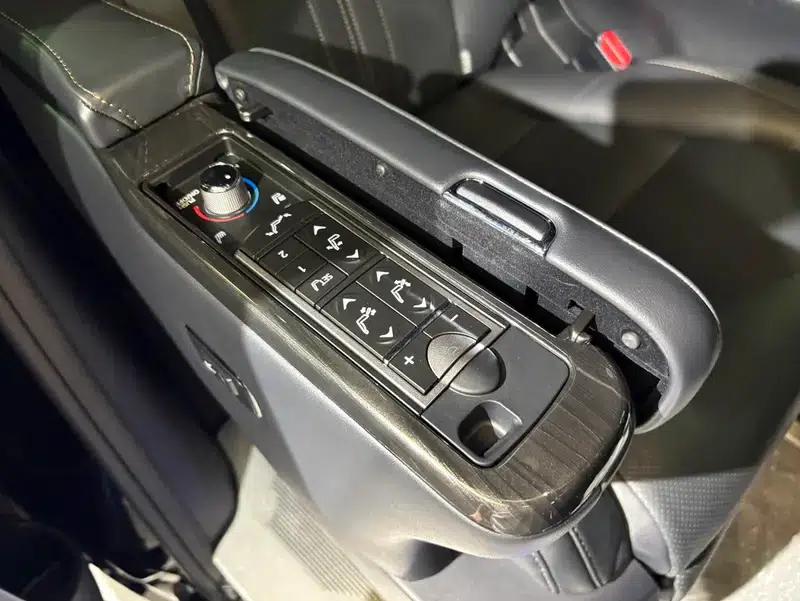 Lexus LM 2020 300h E-Four 7-Seat Elegant Edition — миниатюра 15