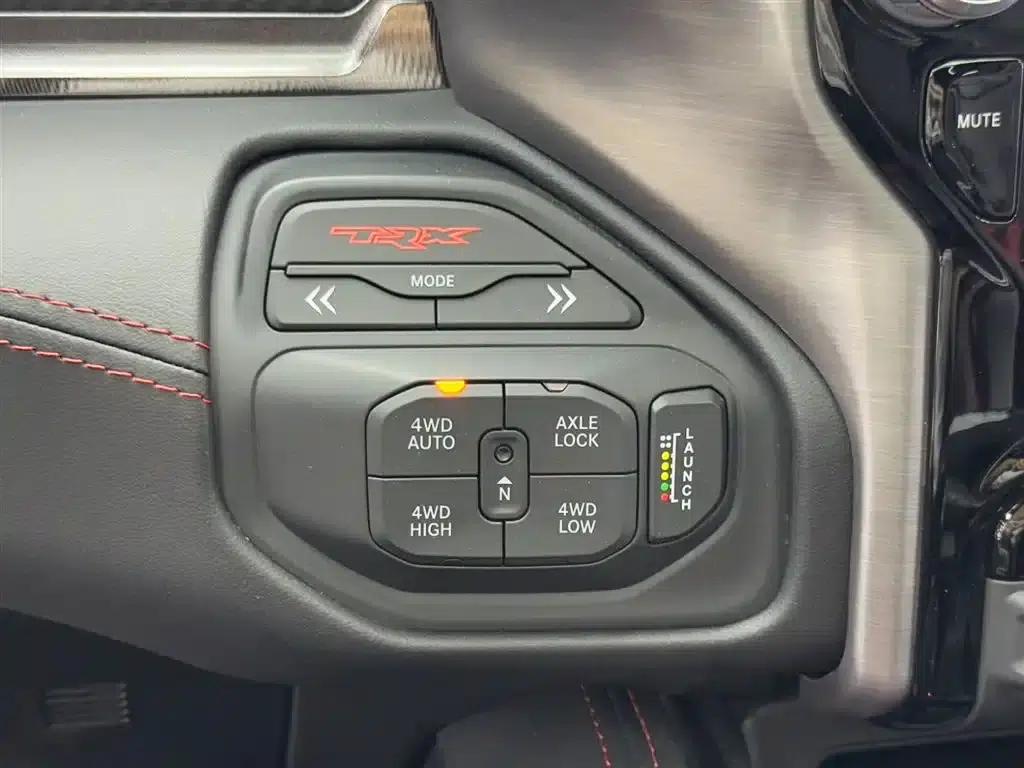RAM Trucks Tyrannosaurus Rex 2022 6.2T US Spec — миниатюра 14
