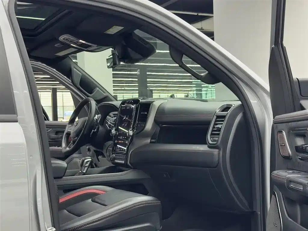 RAM Trucks Tyrannosaurus Rex 2022 6.2T US Spec — миниатюра 8