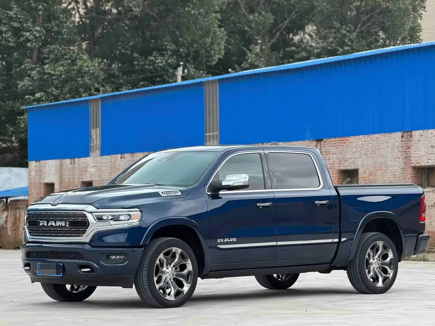 RAM Trucks 2022 5.7L Automatic — миниатюра 1