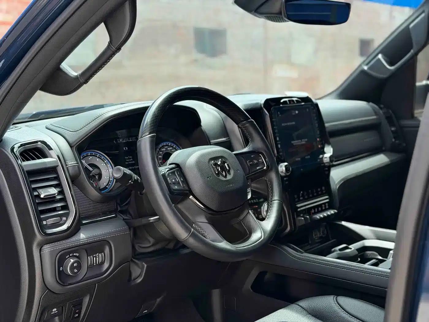 RAM Trucks 2022 5.7L Automatic — миниатюра 17
