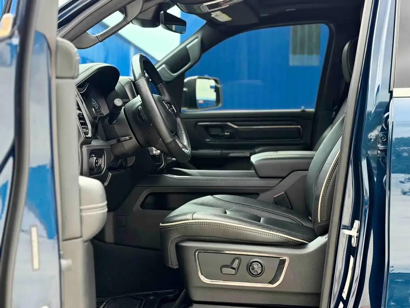 RAM Trucks 2022 5.7L Automatic — миниатюра 18