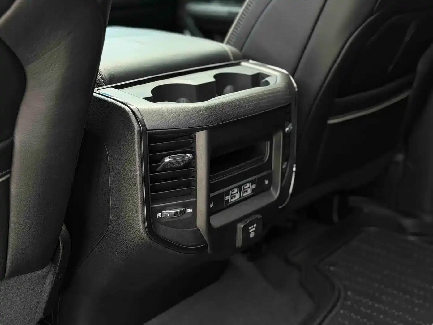 RAM Trucks 2022 5.7L Automatic — миниатюра 20