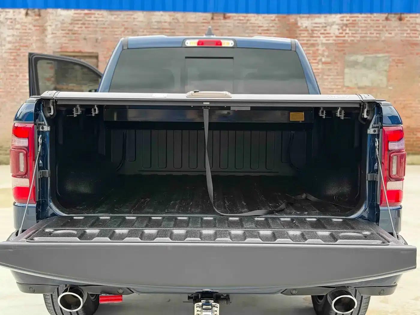 RAM Trucks 2022 5.7L Automatic — миниатюра 10