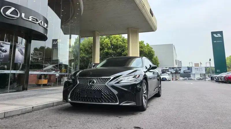 Lexus LS 2018 350 Premium Edition (China VI Emission Standard) — миниатюра 1