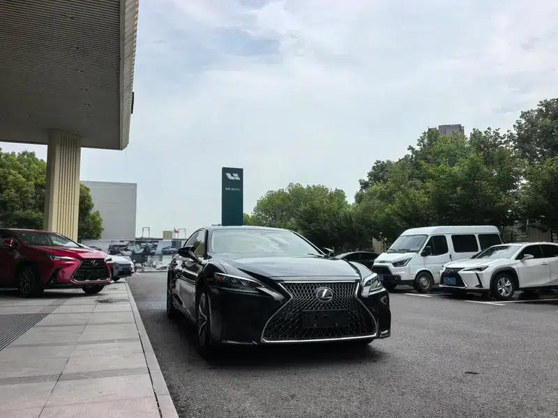 Lexus LS 2018 350 Premium Edition (China VI Emission Standard) — миниатюра 2