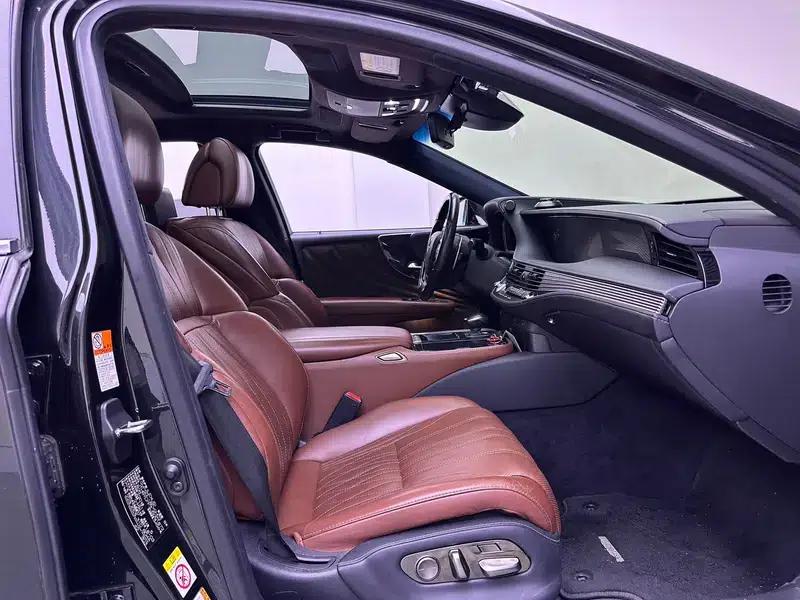 Lexus LS 2018 500h Executive Edition (China VI Emission Standard) — миниатюра 12