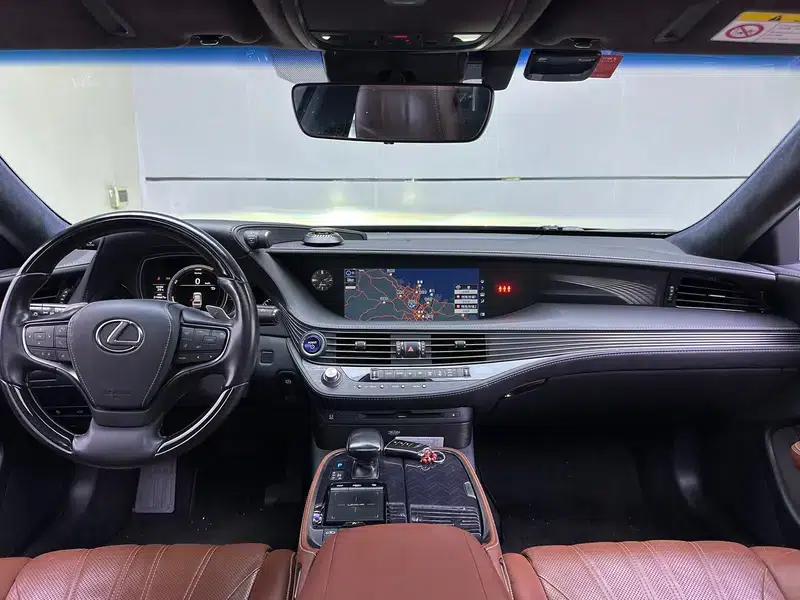 Lexus LS 2018 500h Executive Edition (China VI Emission Standard) — миниатюра 10