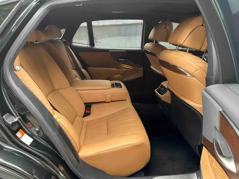 Lexus LS 2021 500h Premium Edition — миниатюра 22