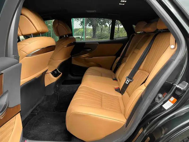 Lexus LS 2021 500h Premium Edition — миниатюра 24