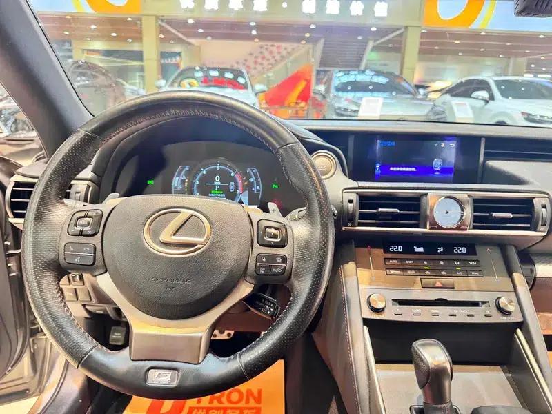 Lexus IS 2017 300 F SPORT Edition — миниатюра 17