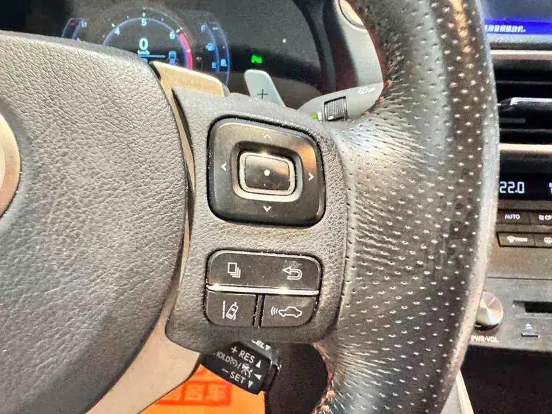 Lexus IS 2017 300 F SPORT Edition — миниатюра 6