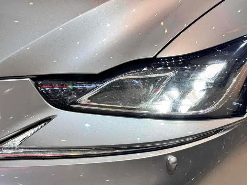 Lexus IS 2017 300 F SPORT Edition — миниатюра 7