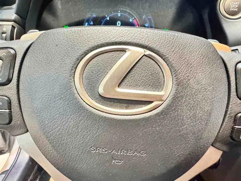 Lexus IS 2017 300 F SPORT Edition — миниатюра 10