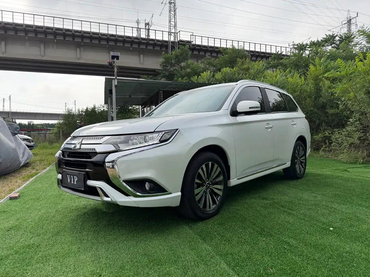 Outlander 2021 2.0L 2WD Enjoy Edition 5-seater — миниатюра 1