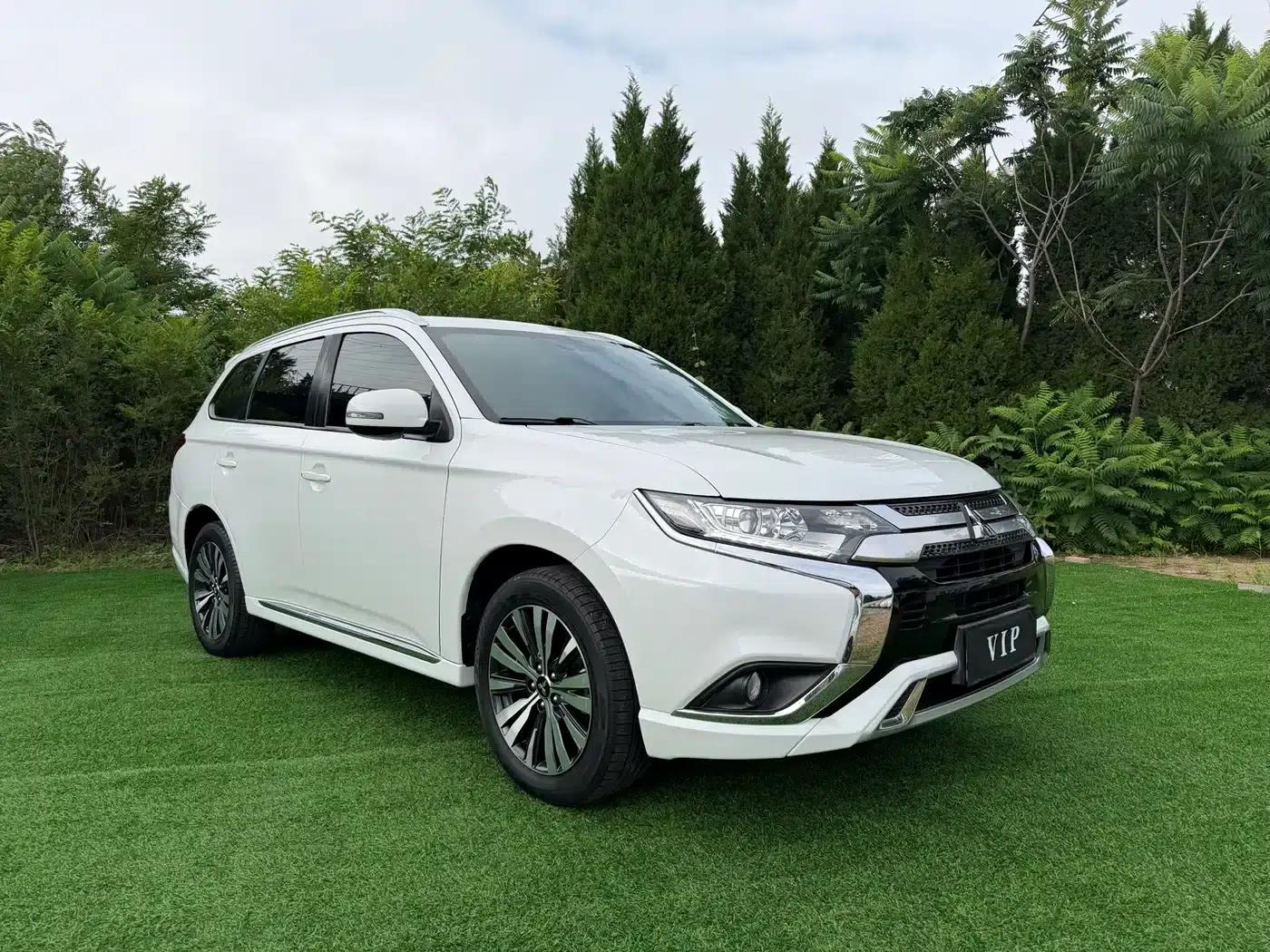 Outlander 2021 2.0L 2WD Enjoy Edition 5-seater — миниатюра 3