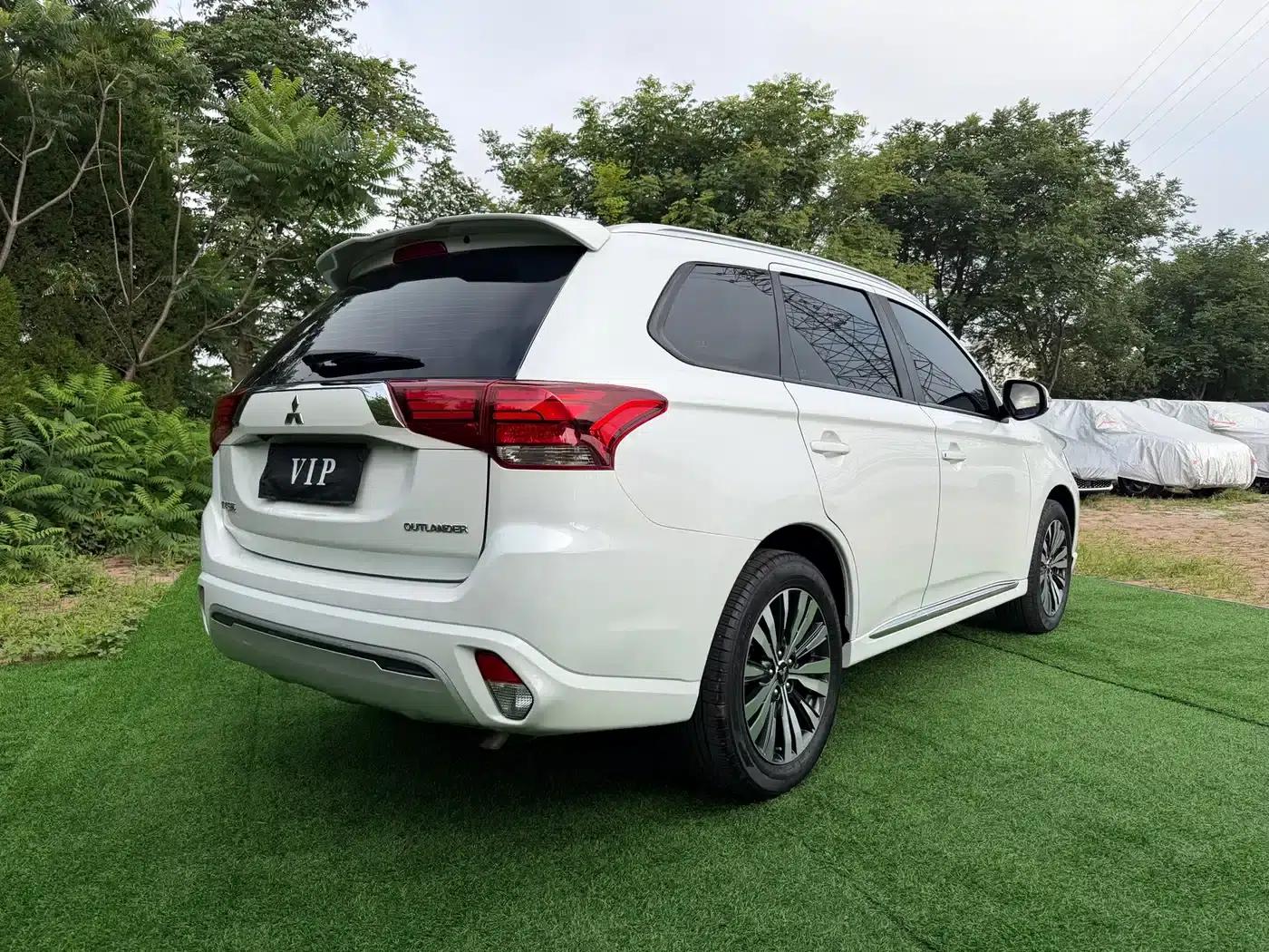 Outlander 2021 2.0L 2WD Enjoy Edition 5-seater — миниатюра 6
