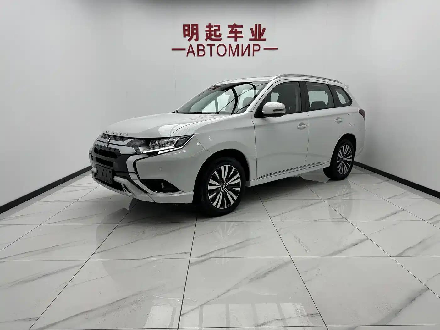 Outlander 2021 2.0L 2WD Enjoy Edition 5-seater — миниатюра 1