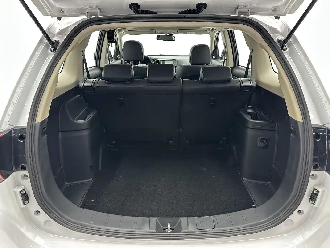 Outlander 2021 2.0L 2WD Enjoy Edition 5-seater — миниатюра 17