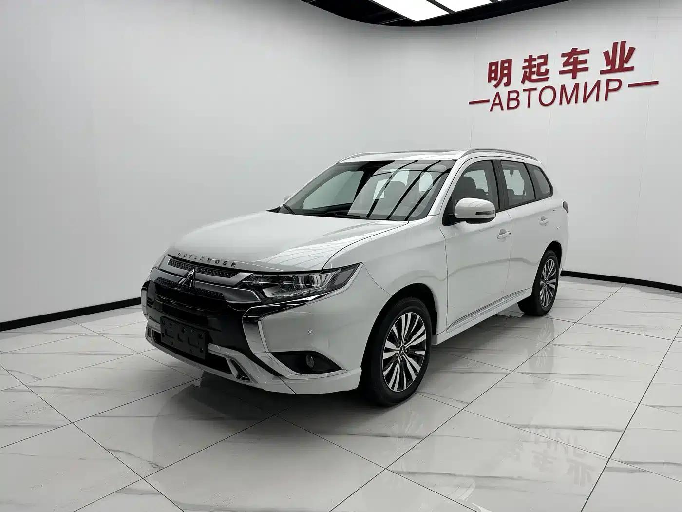 Outlander 2021 2.0L 2WD Enjoy Edition 5-seater — миниатюра 4
