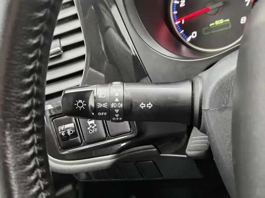 Outlander 2018 2.0L 2WD Glory Edition 5-seater — миниатюра 21