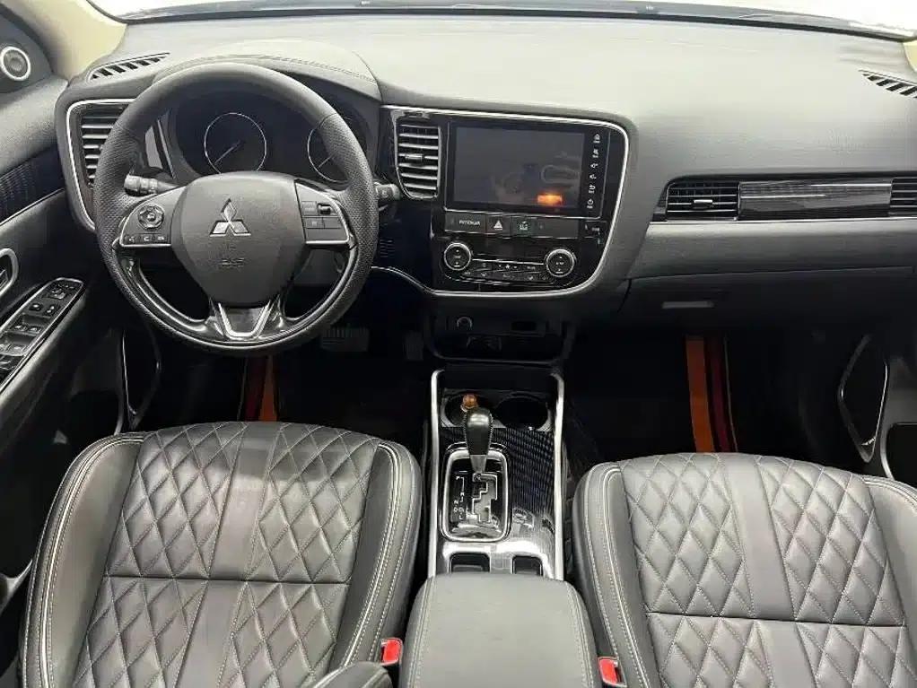 Outlander 2021 2.0L 2WD Enjoy Edition 5-seater — миниатюра 15