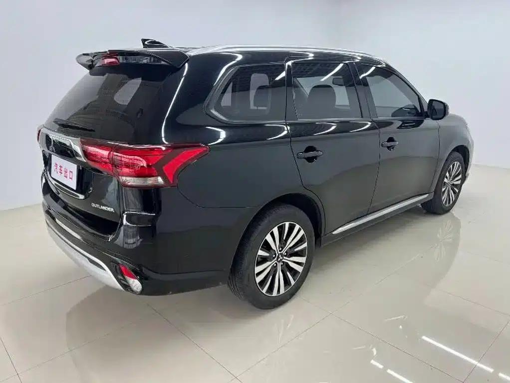 Outlander 2021 2.0L 2WD Enjoy Edition 5-seater — миниатюра 4
