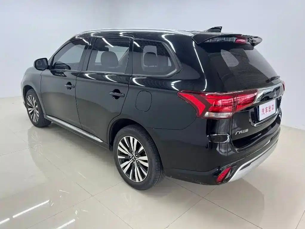 Outlander 2021 2.0L 2WD Enjoy Edition 5-seater — миниатюра 6