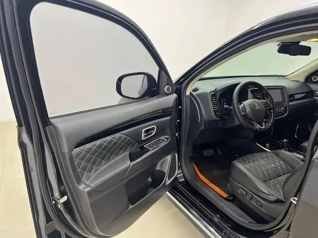 Outlander 2021 2.0L 2WD Enjoy Edition 5-seater — миниатюра 9