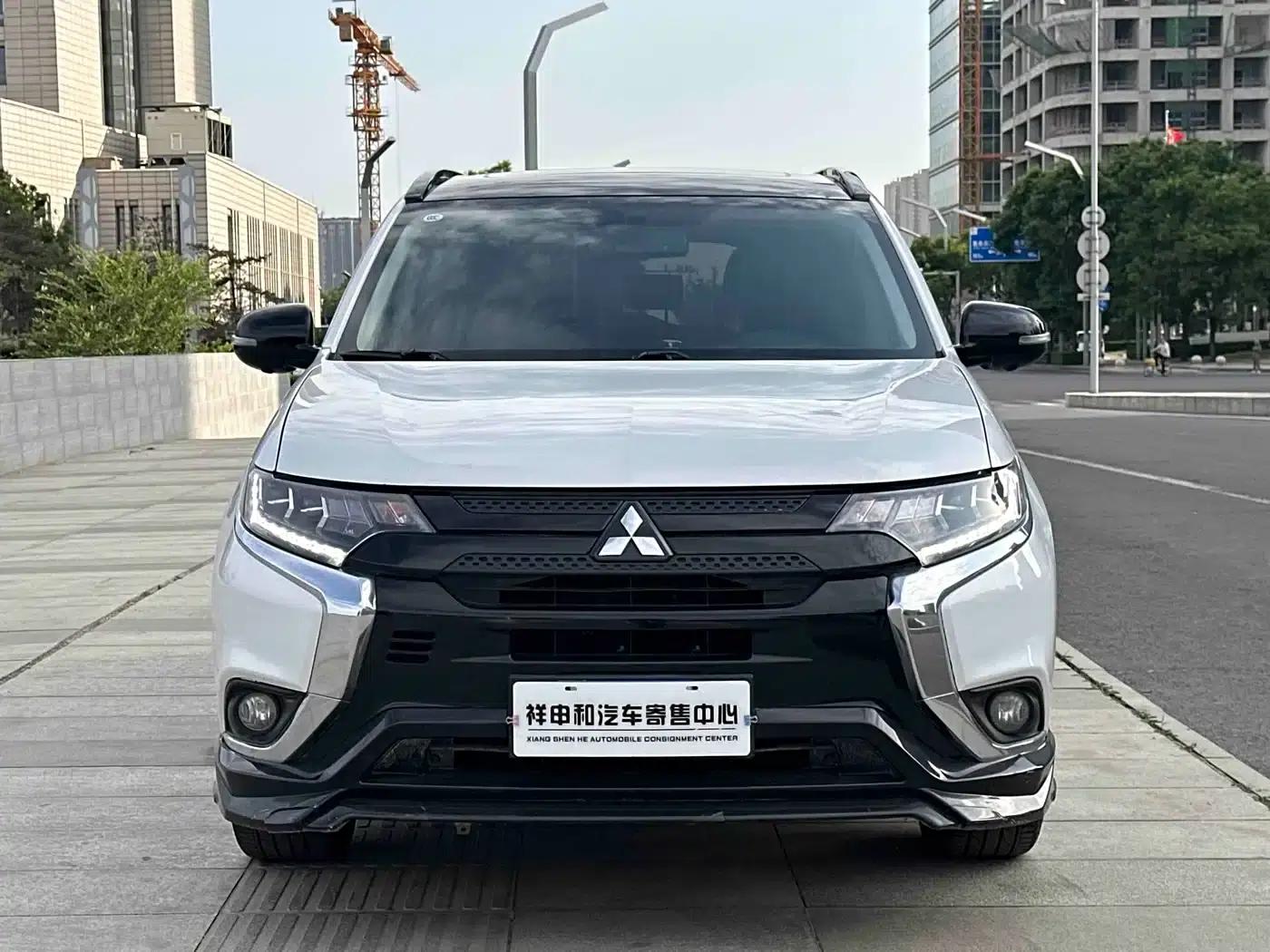 Outlander 2021 2.4L AWD Dynamic Edition 5-seater — миниатюра 2
