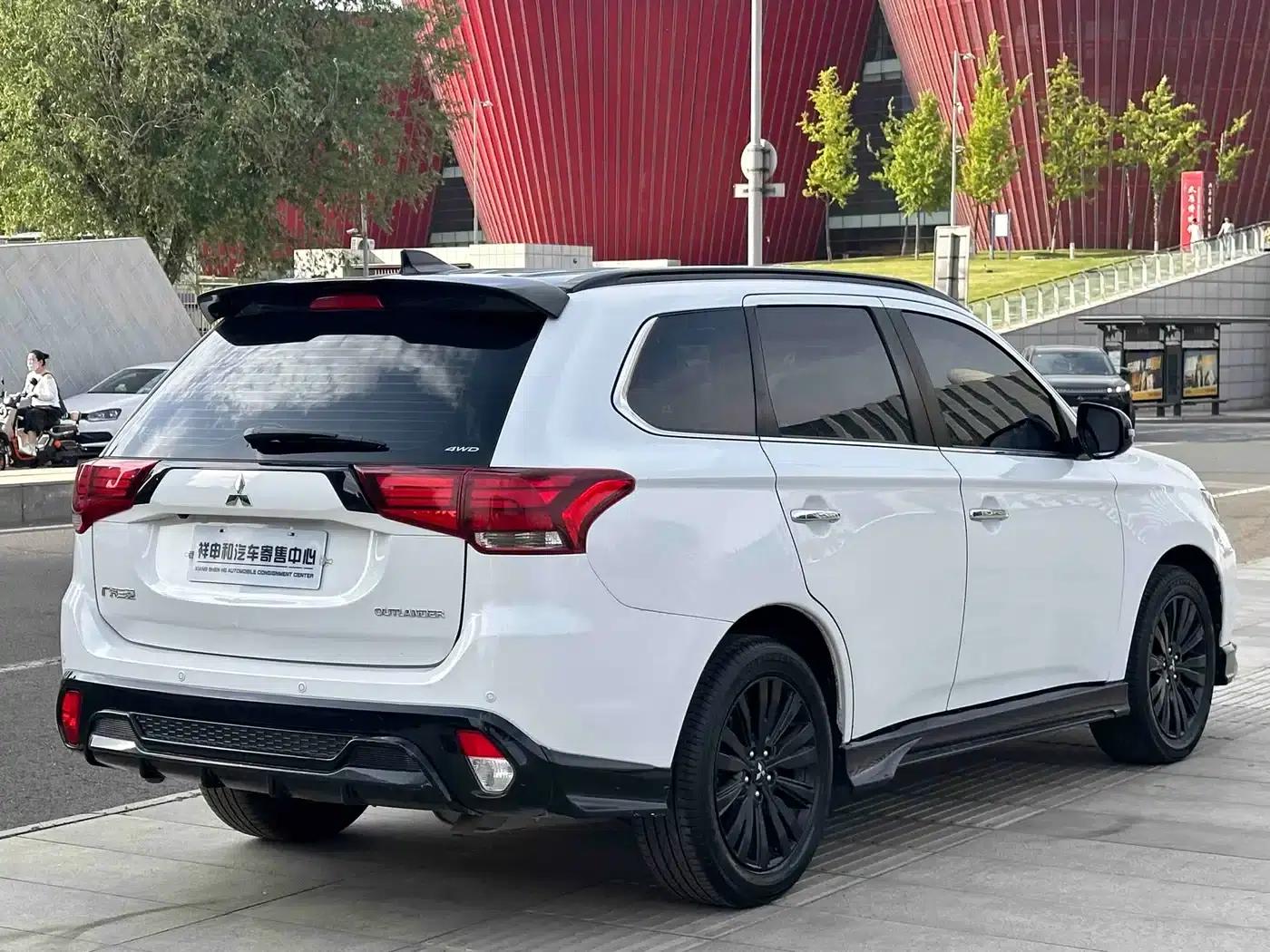 Outlander 2021 2.4L AWD Dynamic Edition 5-seater — миниатюра 12