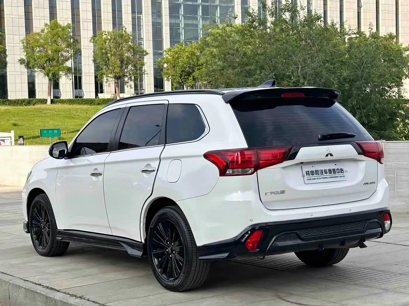 Outlander 2021 2.4L AWD Dynamic Edition 5-seater — миниатюра 13